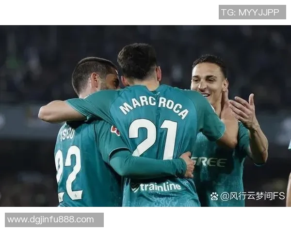 西班牙人对阵巴拉多利德的比赛结果分析与精彩瞬间回顾