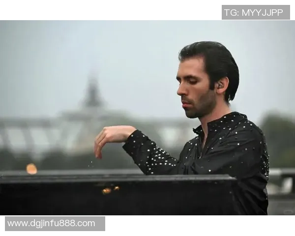 《候场》对话法国钢琴家康托罗夫：一夜成名背面